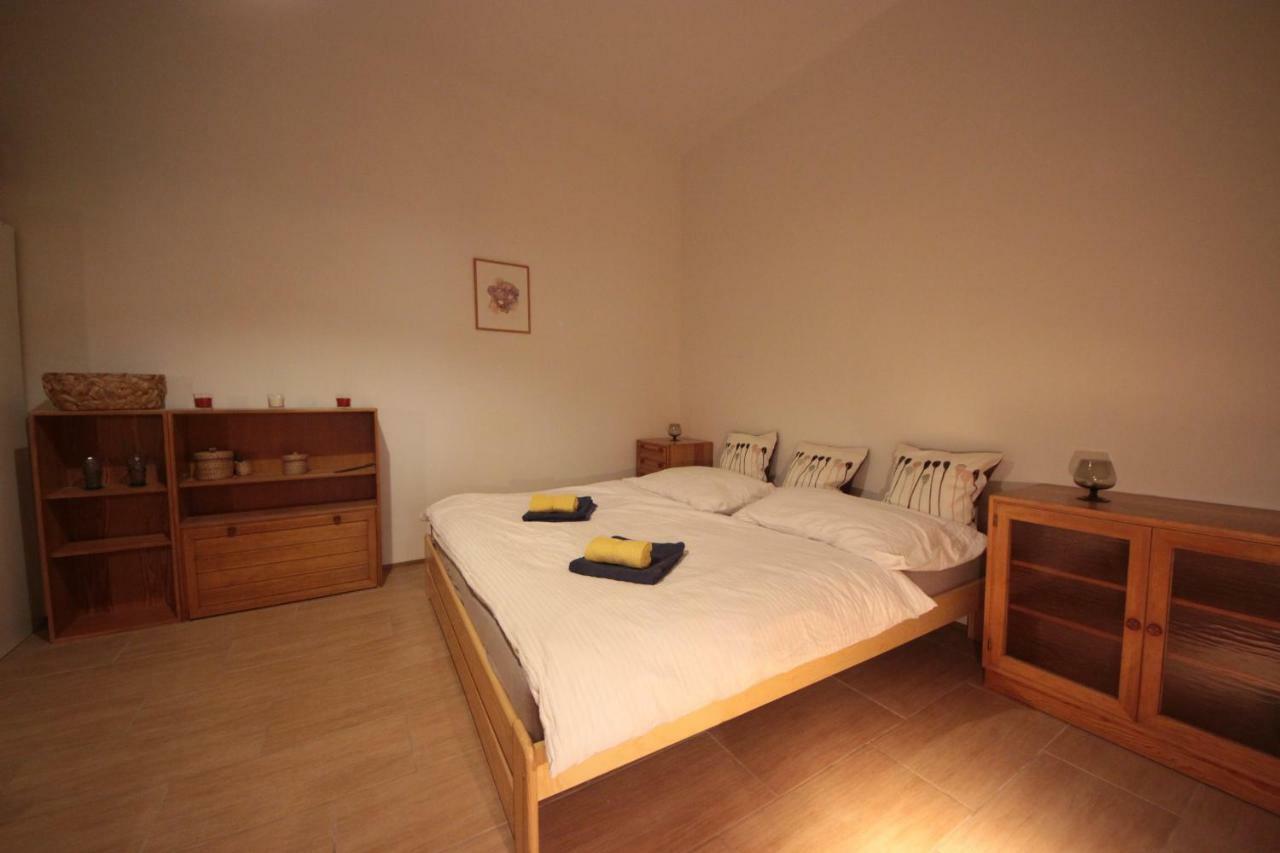 Gallery Apartment Prague Exterior photo